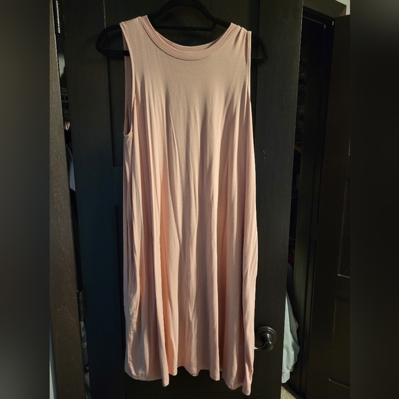 Dress - Picture 1 of 2